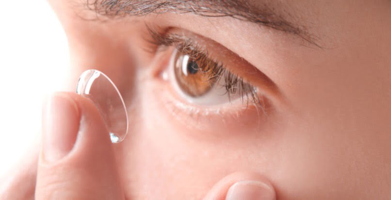 What you should know when wearing contact lenses for the first time